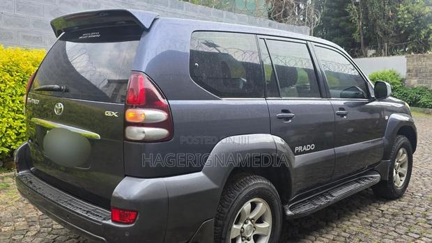 Toyota Land Cruiser Prado 2006 Black