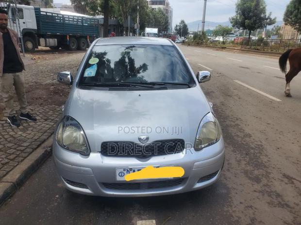 Toyota Vitz 2004 Silver