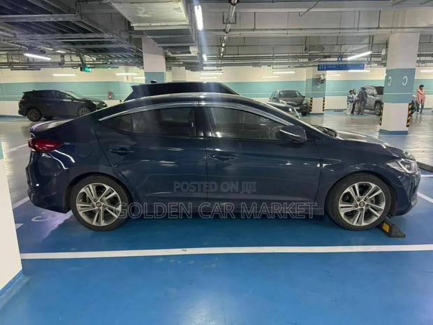 Hyundai Avante 2017 Black