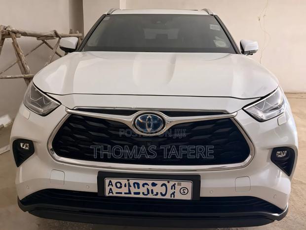 Toyota Highlander Hybrid 2023 White
