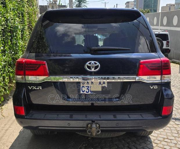 Toyota Land Cruiser 4.5 V8 VXR 2018 Black