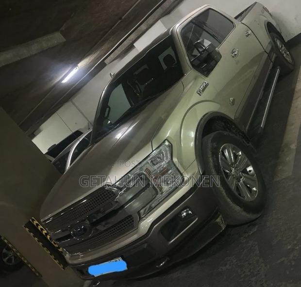 Ford F-150 2017 Gold