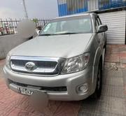 Toyota Hilux 2010 Gold for sale