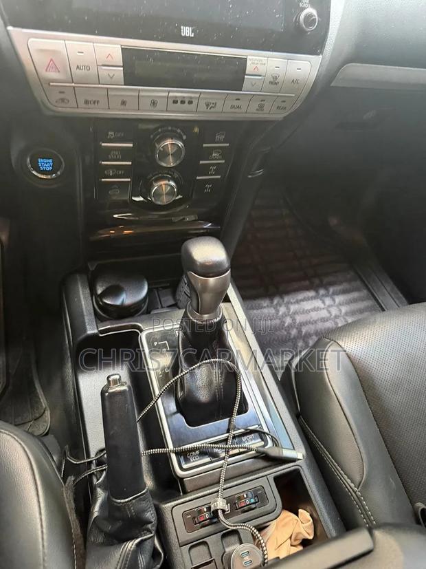 Toyota Land Cruiser Prado 2023 Gray