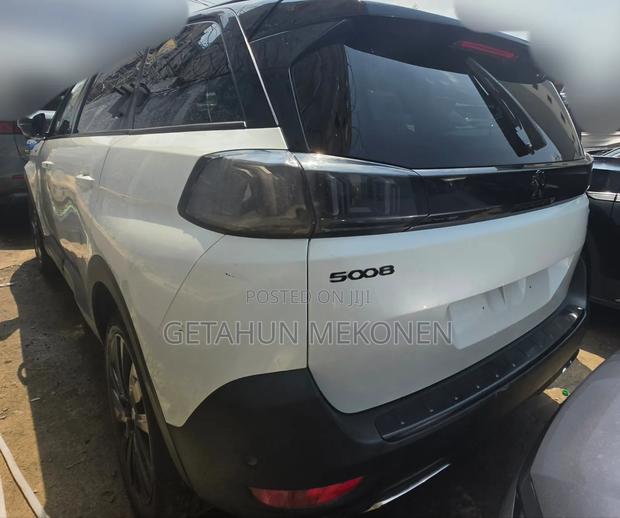 Peugeot 5008 2022 White
