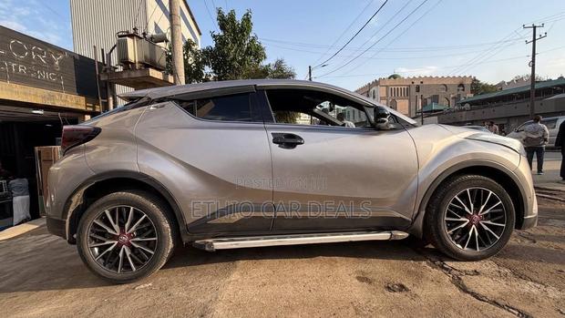 Toyota C-HR 2020 Silver