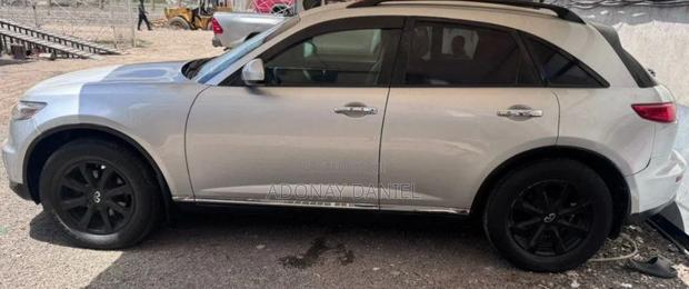 Nissan 100 2007 Silver