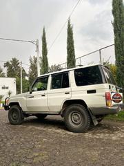 Toyota Land Cruiser 2010 White for sale