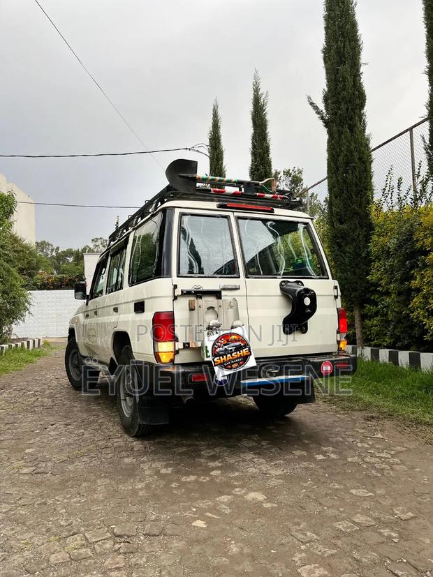 Toyota Land Cruiser 2014 White
