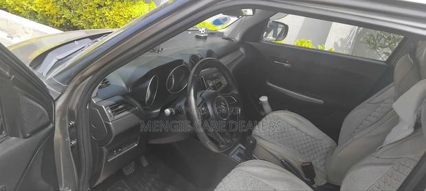 Suzuki Swift 2022 Gray