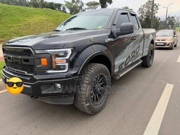 Ford F-150 XLT 4x2 SuperCab Styleside 8 ft. box 163 in. WB 2020 Black