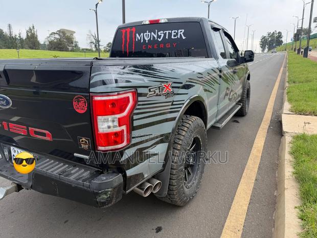 Ford F-150 XLT 4x2 SuperCab Styleside 8 ft. box 163 in. WB 2020 Black