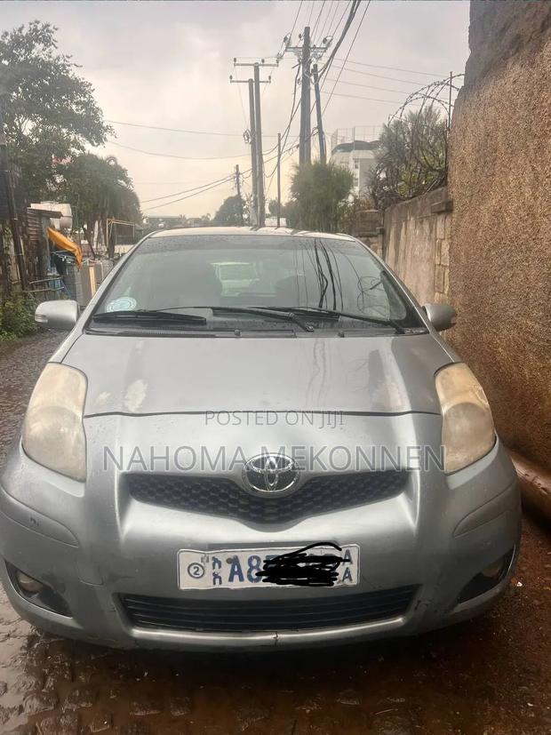 Toyota Yaris 2008 Gray