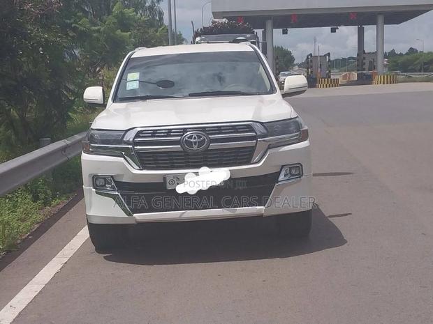 Toyota Land Cruiser 2011