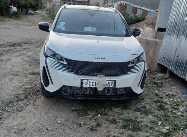 Peugeot 5008 2022 White