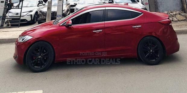 Hyundai Avante 2017 Pink