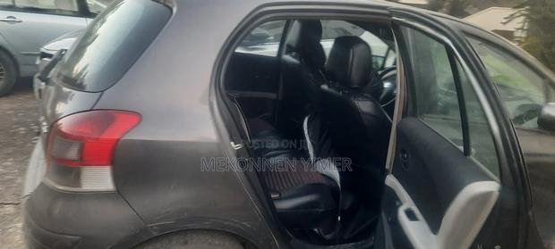 Toyota Yaris 2011 Gray