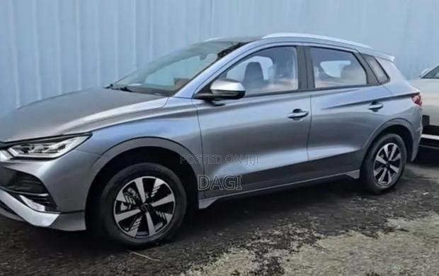 New BYD E2 43 kWh 94 hp FWD 2025 Gray