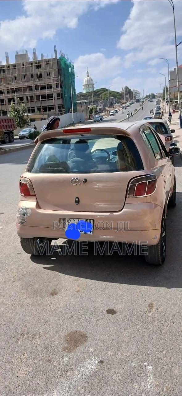 Toyota Vitz 1999 Silver
