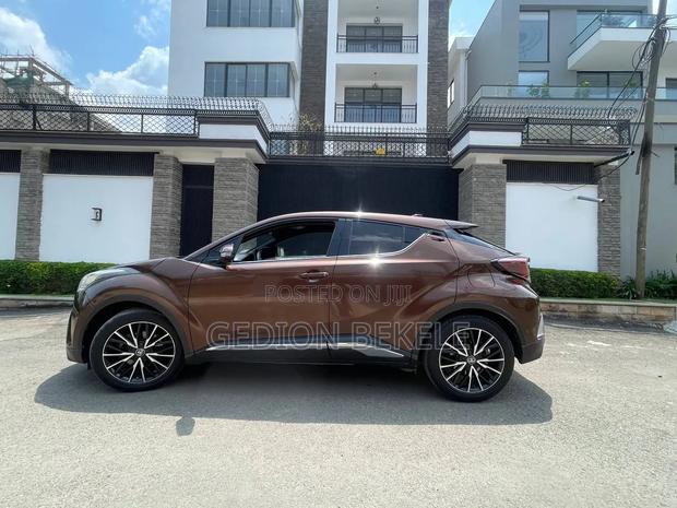 Toyota C-HR 2017 Brown