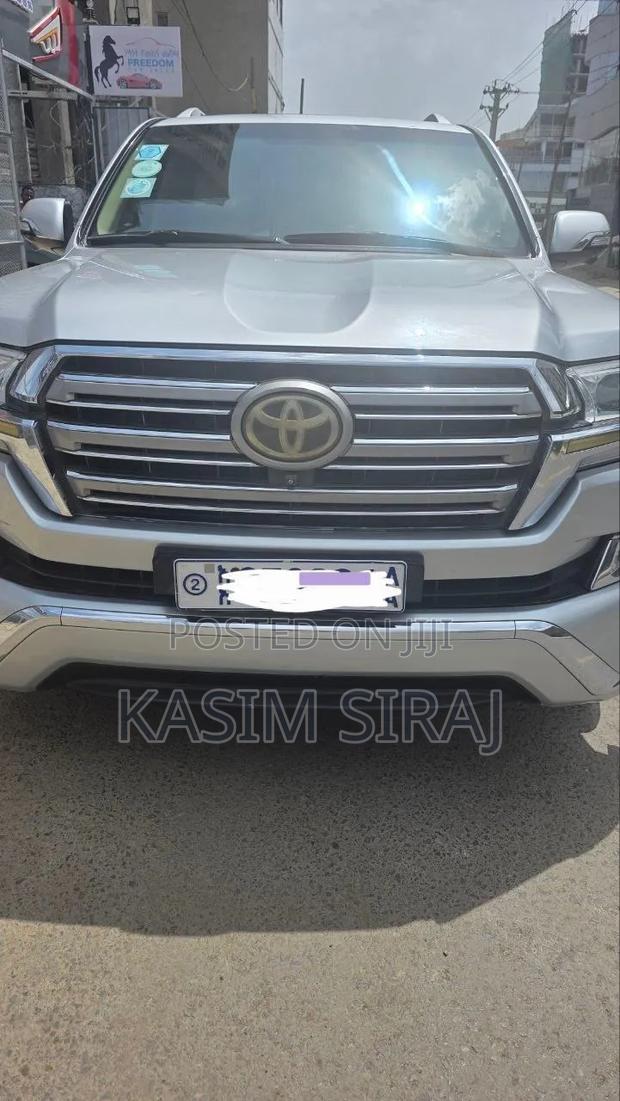 Toyota Land Cruiser 2017 Silver