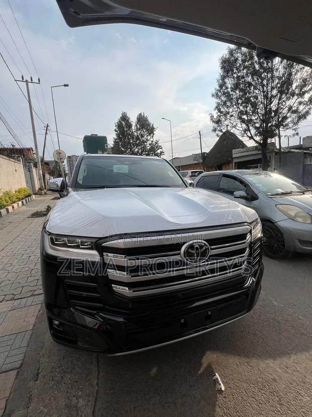 New Toyota Land Cruiser 2025 Black
