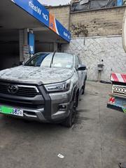 Toyota Hilux 2021 Gold for sale