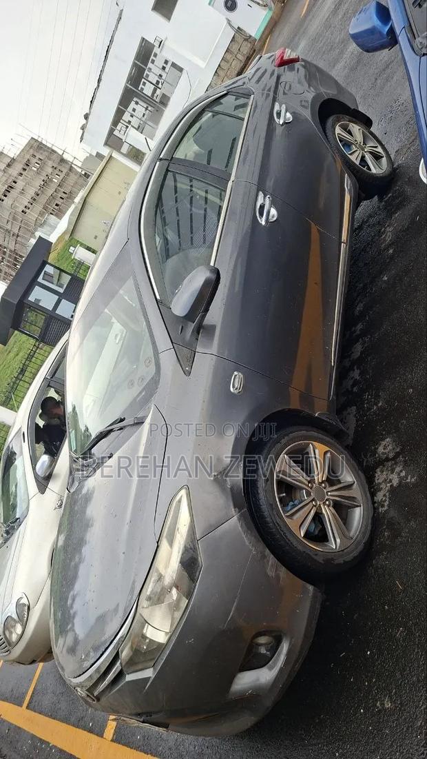 Toyota Yaris 2015 Gray