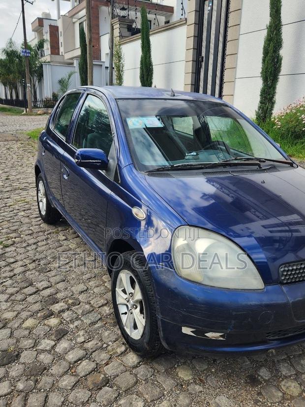 Toyota Vitz 2001 Blue