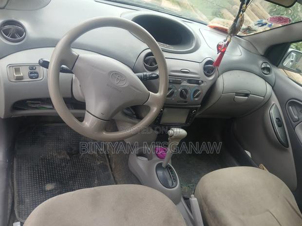Toyota Platz 2001 Gray