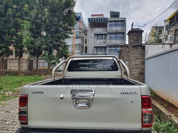 Toyota Hilux 2014 Silver