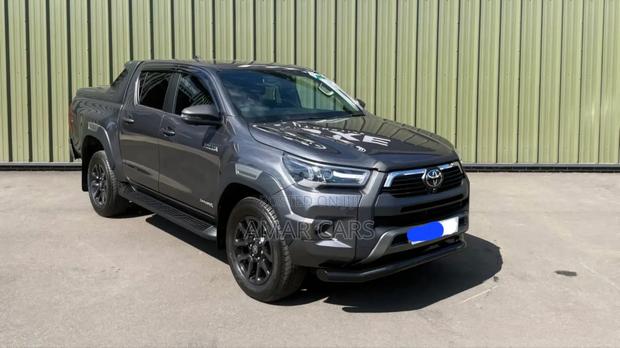 Toyota Hilux Revo Double Cab Deisel 2.8 AWD 2018 Gray