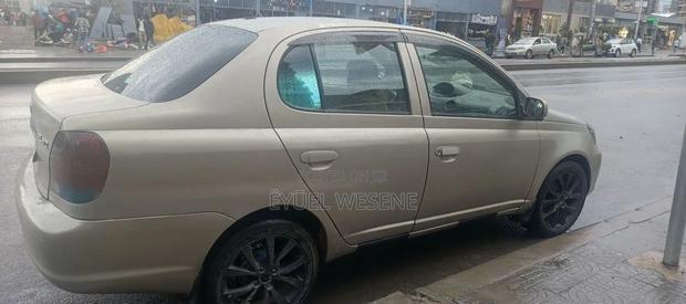 Toyota Platz 2005 Gold