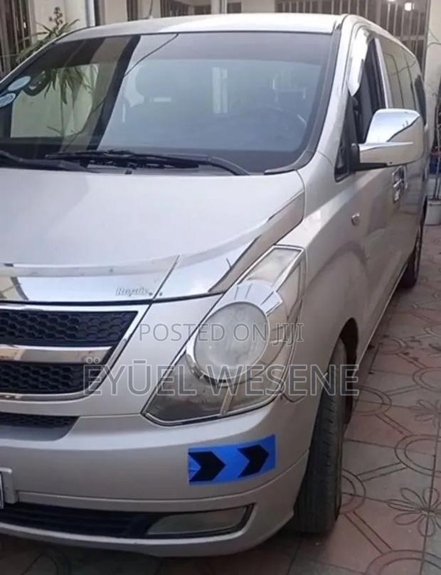 Hyundai H1 2.4 GLS 2010 Silver