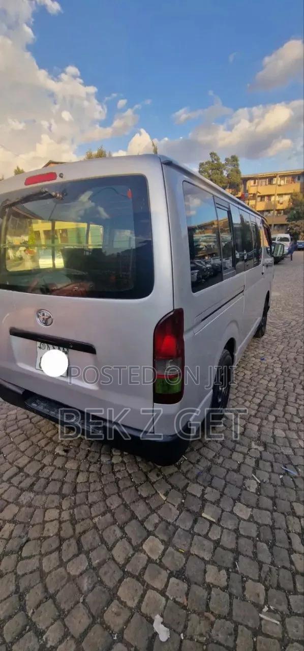 Toyota HiAce 2008 Silver