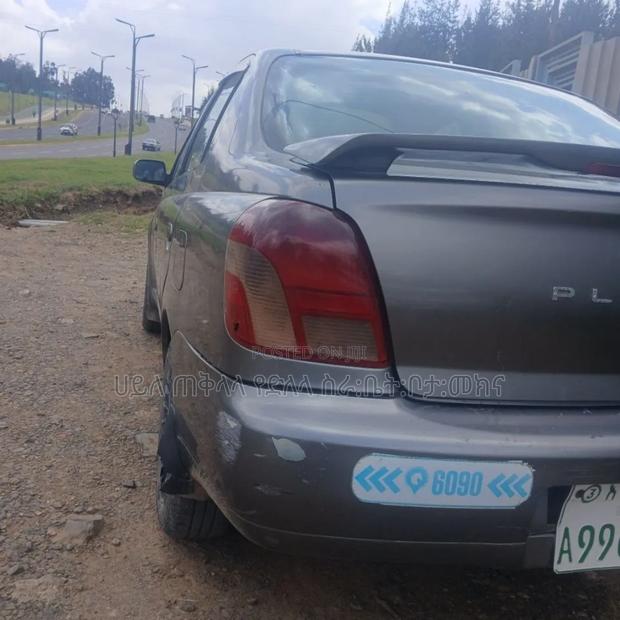 Toyota Platz 2001 Gray