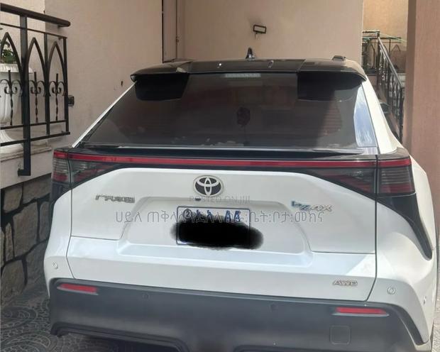Toyota bZ4X 2023 Ivory