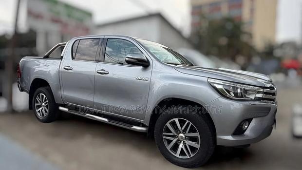 Toyota Hilux 2020 Pearl