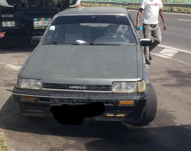 Toyota Corolla 1987 Gray
