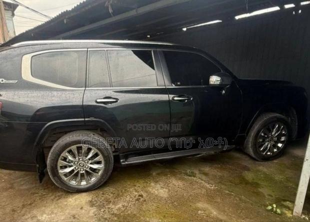 Toyota Land Cruiser 2023