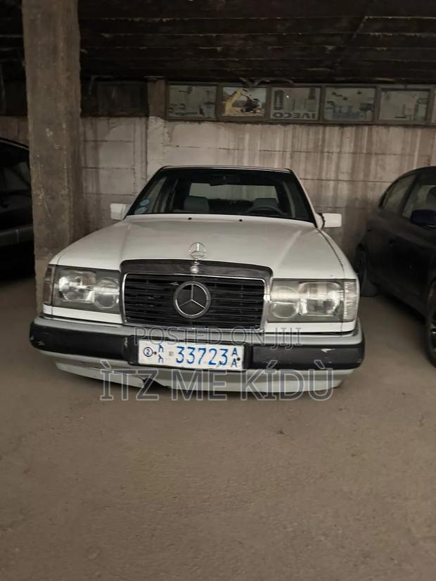 Mercedes-Benz 230E 1991 White