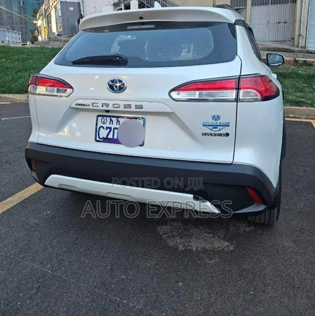 Toyota Corolla Cross 2023 White
