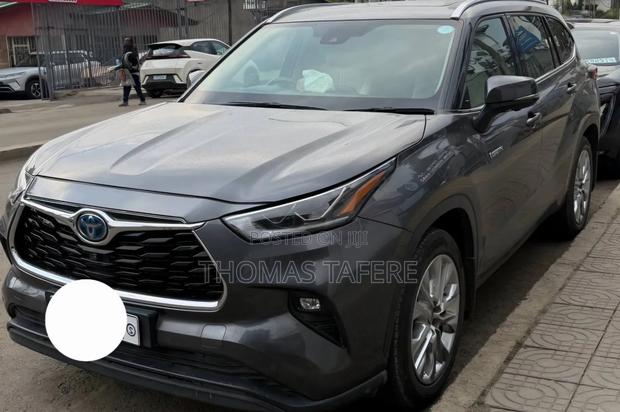 Toyota Highlander Hybrid 2023 Gray