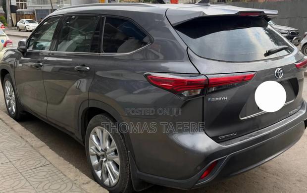 Toyota Highlander Hybrid 2023 Gray
