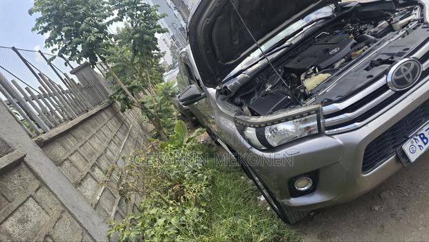 Toyota Hilux 2017 Silver