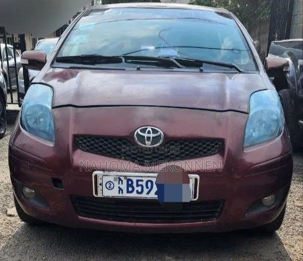 Toyota Yaris 2010 Red