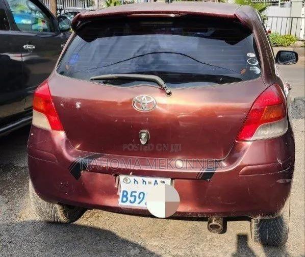 Toyota Yaris 2010 Red