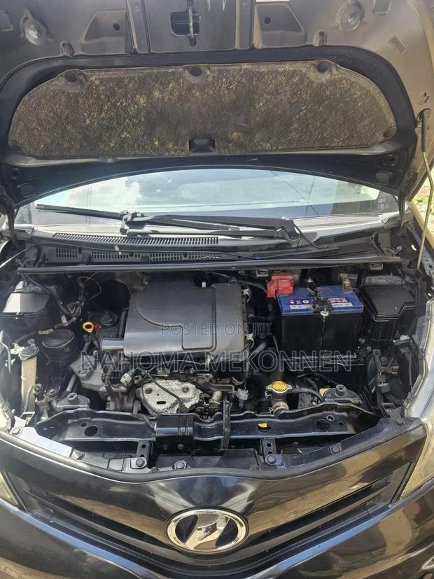 Toyota Yaris 2011 Black
