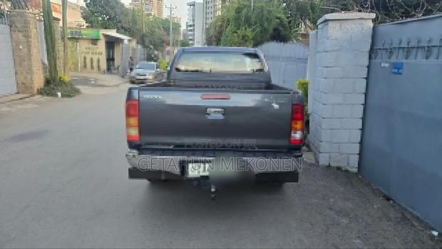 Toyota Hilux 2008 Gray