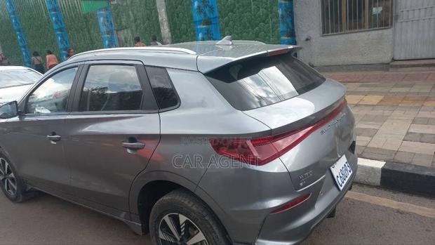 BYD E2 43 kWh 94 hp FWD 2024 Gray